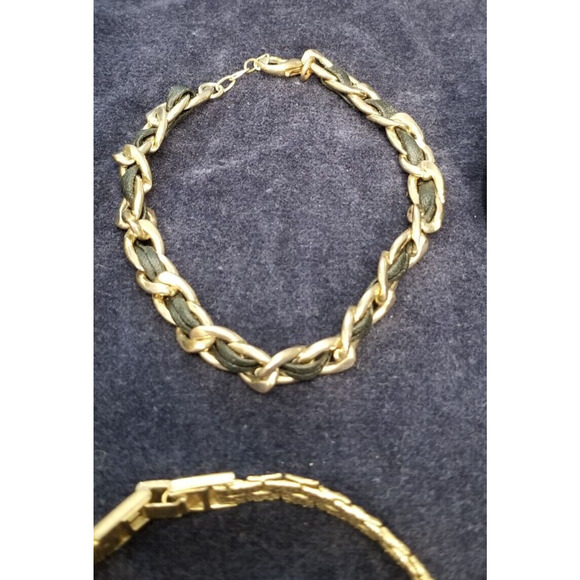 Twelve various bracelets goldtone , black and silvertone 51124 - Picture 4 of 16